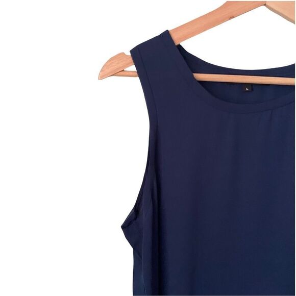 Olivaceous Basic Navy Blue Sleeveless Top in Size Large - Picture 2 of 8